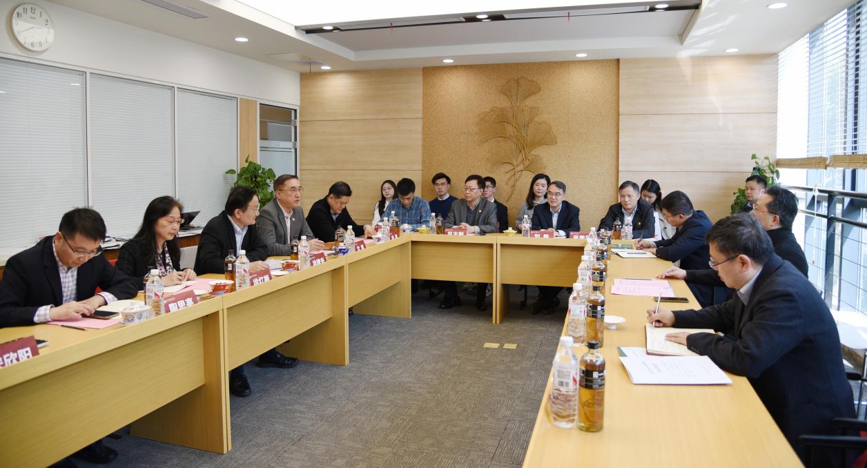 上海市委宣传部副部长潘敏一行来校调研指导beat365官网智库工作