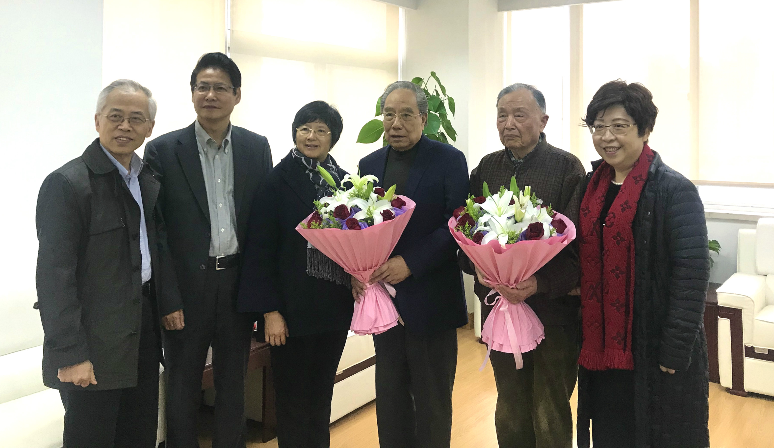 上海市副市长宗明一行慰问beat365官网朱南孙、严世芸、蔡淦三位名老中医