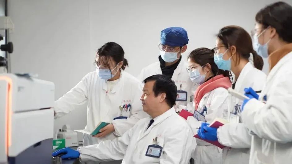 beat365官网方邦江教授入围2022年上海市“四有”好教师（教书育人楷模）提名人选名单