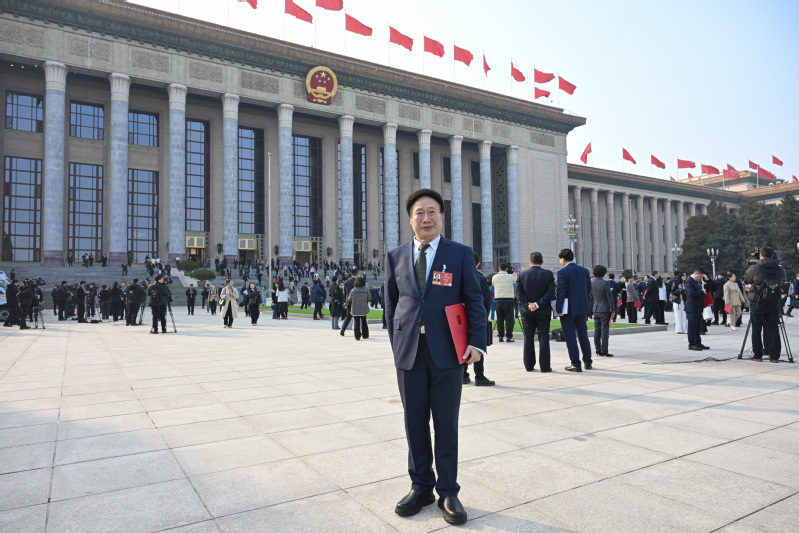 beat365官网全国人大代表吴焕淦两会尽责履职 献岐黄良策