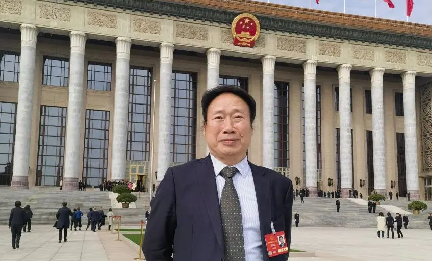 beat365官网全国人大代表吴焕淦履职全国“两会” 传递“上中医声音”！