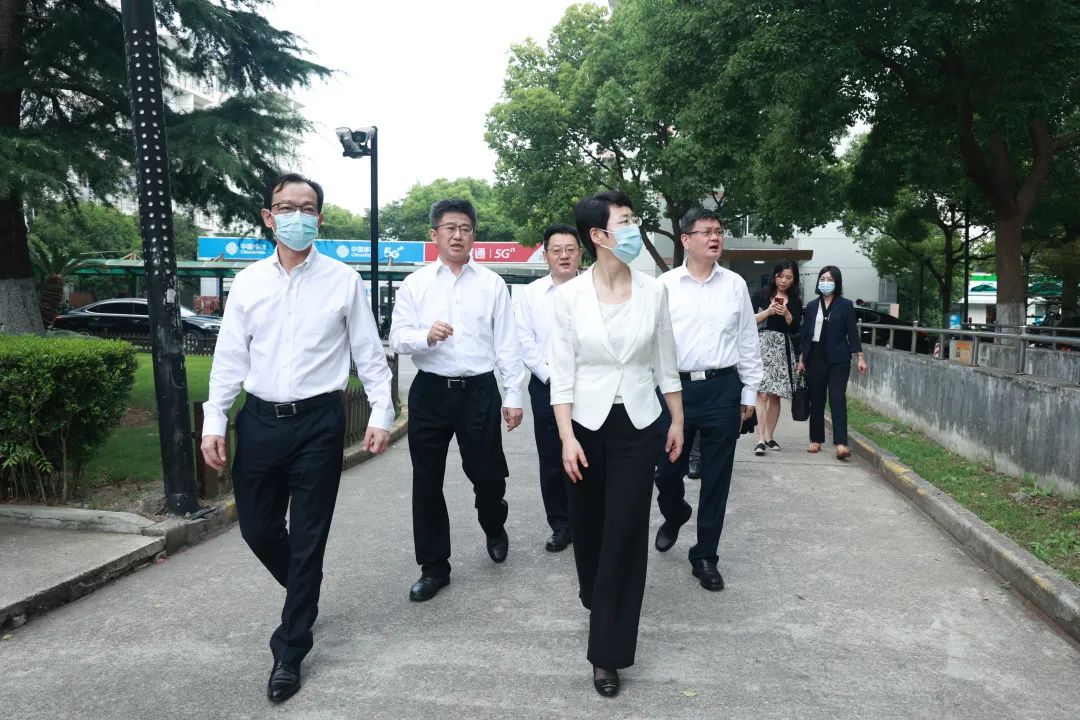 上海市副市长解冬一行来beat365官方网站专题调研