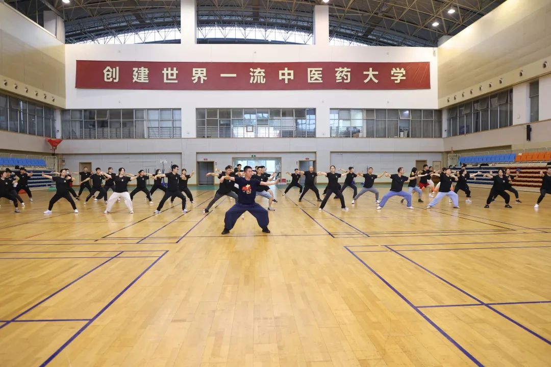 2023年上海市学校武术、五禽戏师资培训班在beat365官网举办