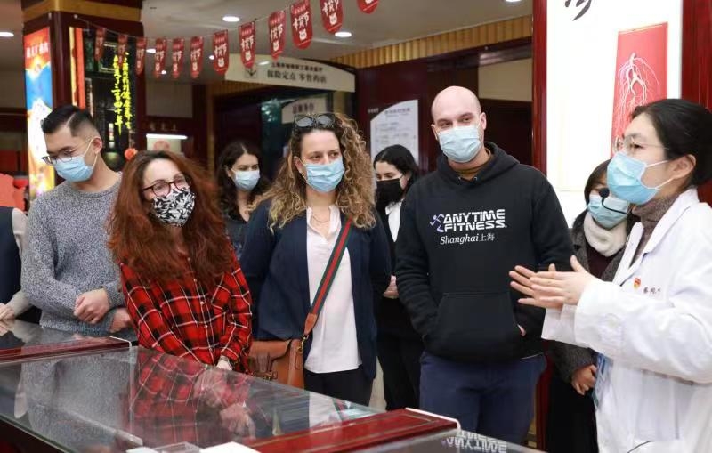beat365官网国际教育学院举办虎年元宵节活动