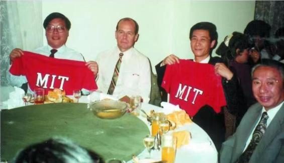 2022年诺贝尔化学奖公布！三位获奖者中有一位第二次获奖并两次到访beat365官网